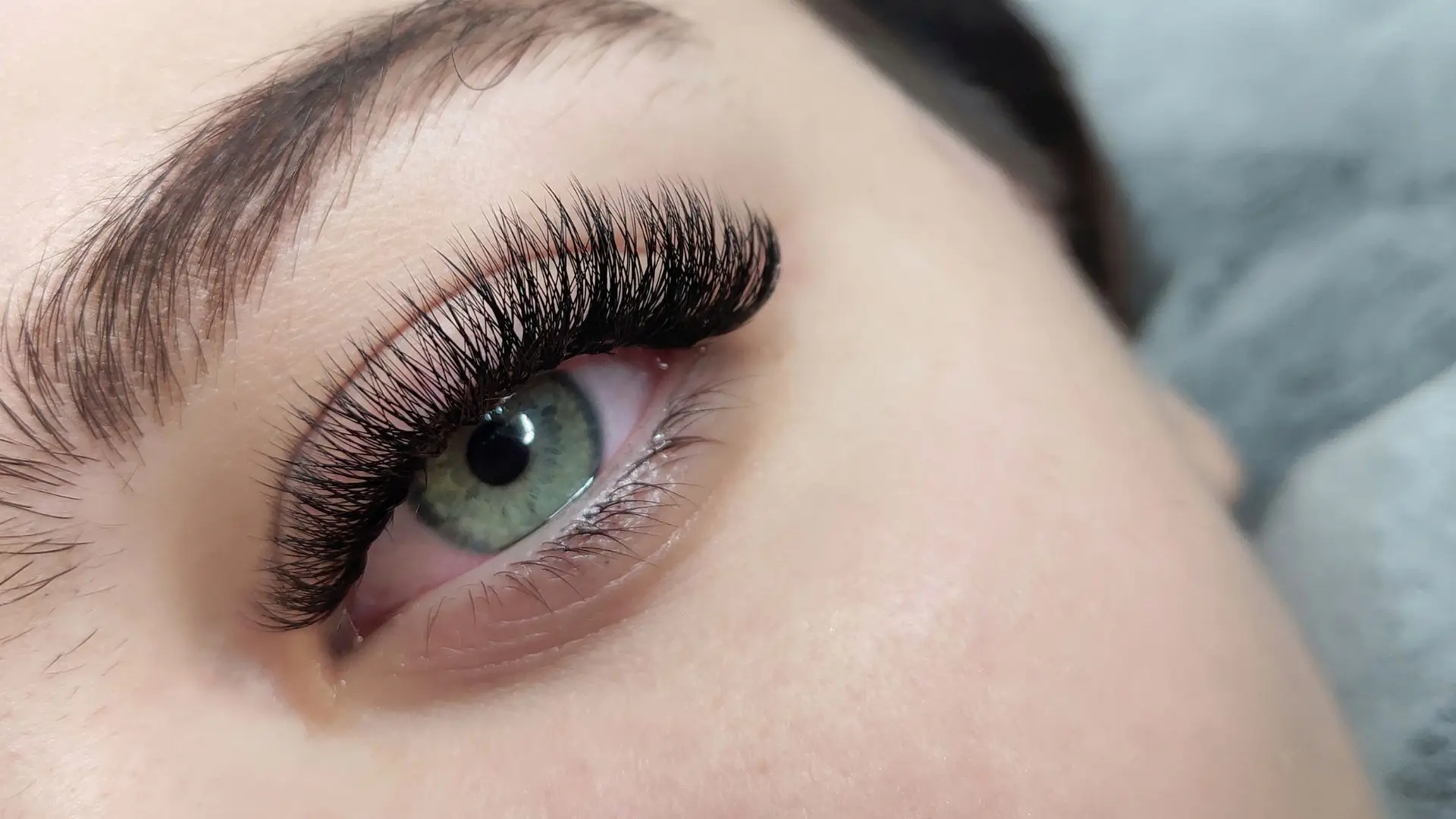 Charlie Walker PMU - Russian Volume Lashes